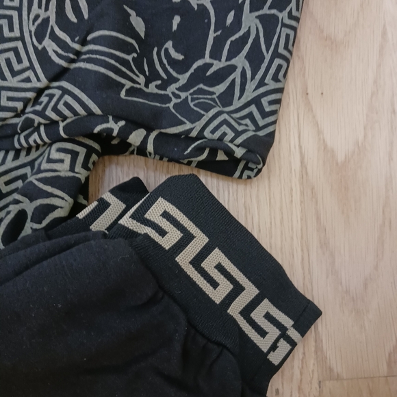 2 Piece Athletic Geometric Track Suit Size Med for Men - Picture 4 of 5